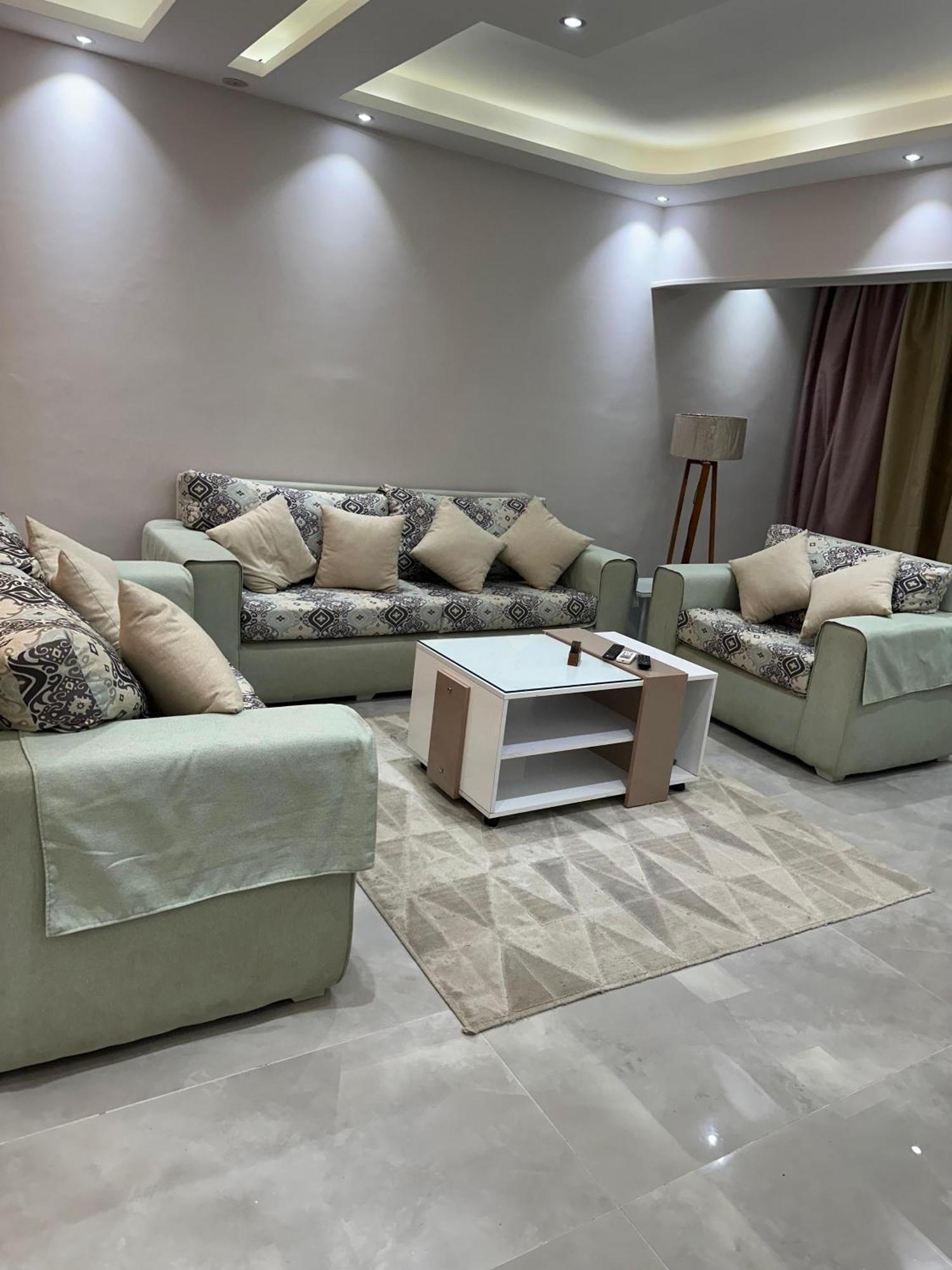 شقه مفروشه 3 غرف امام سيتي ستارز Lägenhet Kairo Exteriör bild